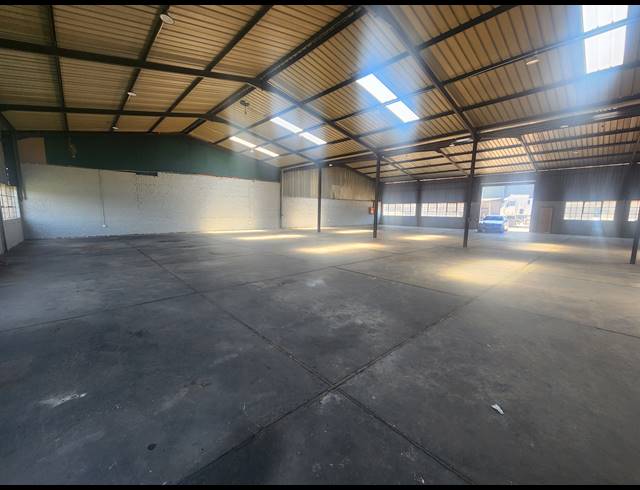 751M² WAREHOUSE TO LET IN WADEVILLE